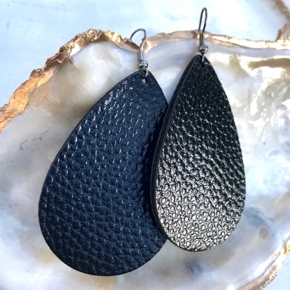 Black faux leather teardrop earrings - Picture 1 of 3